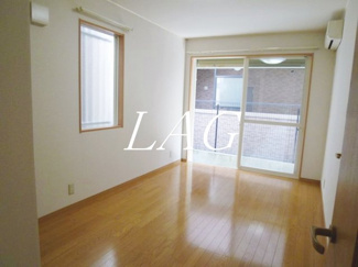 【居間・リビング】 | ラヴィエＭ・Ａ | 洋室のお部屋です。