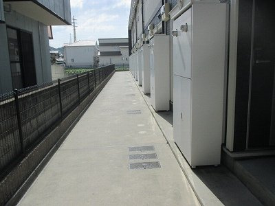 レオネクストこかげの玄関