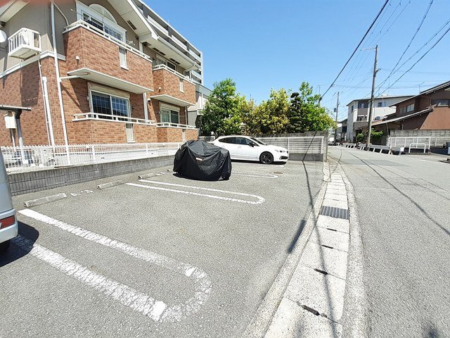 プリートの駐車場