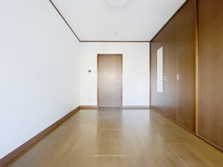 【洋室】 | こがねマンション | ※同建物ほかのお部屋の写真です。