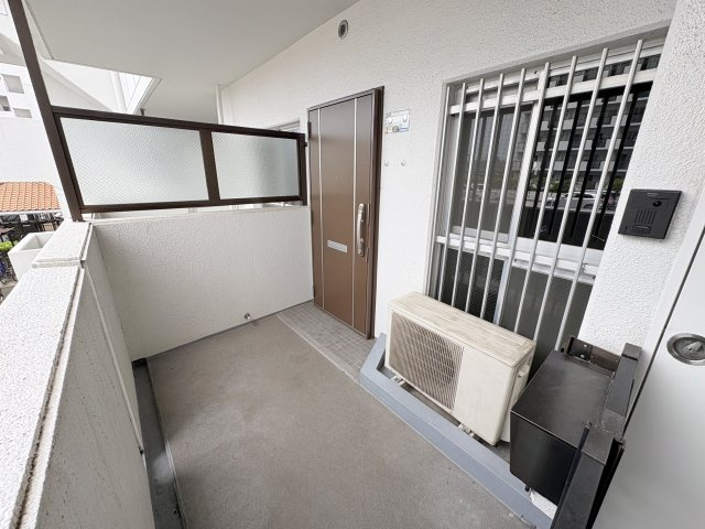 サンロイヤル加古川リバージュ2号館の玄関