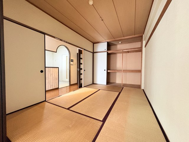 サンロイヤル加古川リバージュ2号館の和室