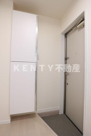 【玄関】 | オレンジコート | 収納もある玄関です