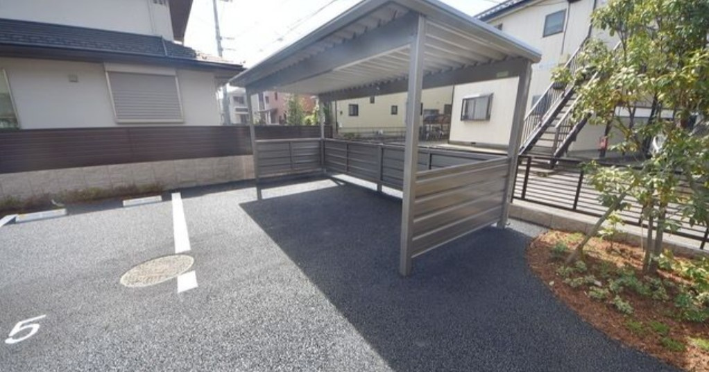 グラン　エスポワール　D棟の駐車場