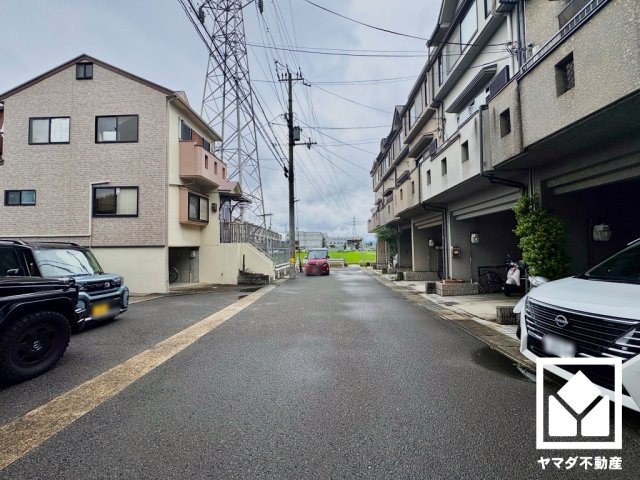 伏見区久我石原町の前面道路含む現地写真