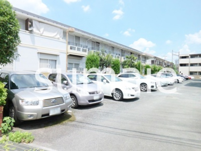ファーストパレス与野本町の駐車場|敷地内駐車場です。