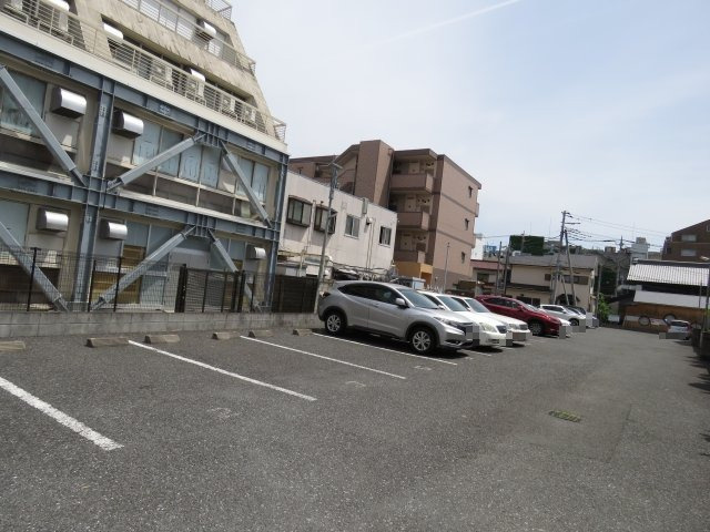 ルネスアーデル（Bタイプ）の駐車場