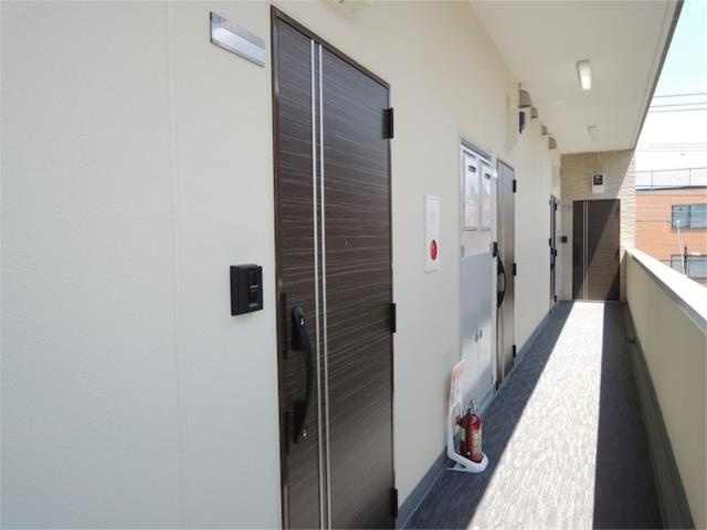 調布市布田６丁目の賃貸マンションのその他共用部分|玄関前