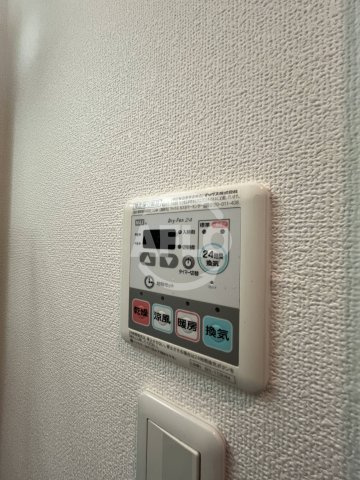 レジディア新大阪の洗面所|レジディア新大阪　浴室乾燥機
