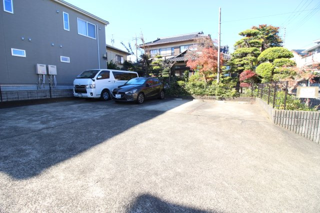アドミラブールの駐車場