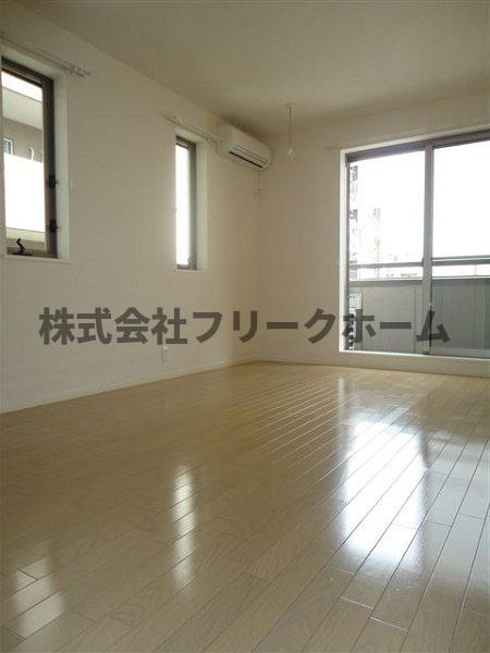武蔵野市中町３丁目の賃貸マンションの居間・リビング|別号室参考写真になります。