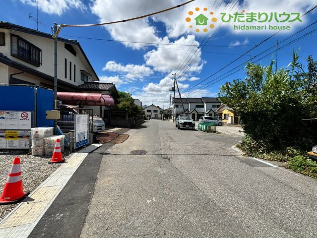 深谷市見晴町　第1　新築一戸建て　リーブルガーデン　01の前面道路含む現地写真