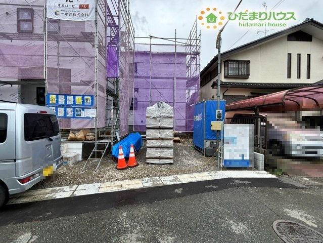 深谷市見晴町　第1　新築一戸建て　リーブルガーデン　01の前面道路含む現地写真