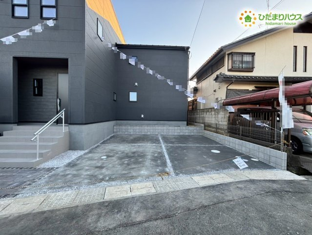 深谷市見晴町　第1　新築一戸建て　リーブルガーデン　01の駐車場