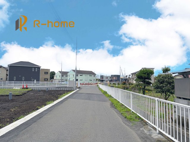 東茨城郡茨城町前田第6　新築戸建て　4号棟の前面道路含む現地写真|周辺環境も併せて案内致します♪
ぜひ現地へお越しください♪