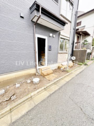 ルシエル 一橋学園のエントランス
