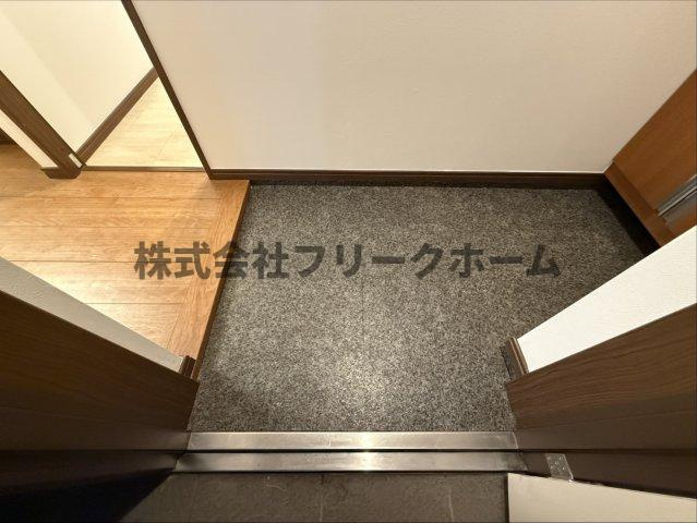 武蔵野市吉祥寺本町３丁目の賃貸マンションの玄関