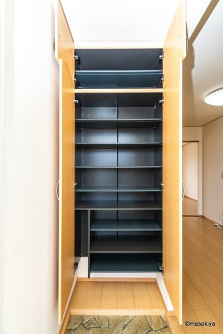 セジュール東和田の玄関