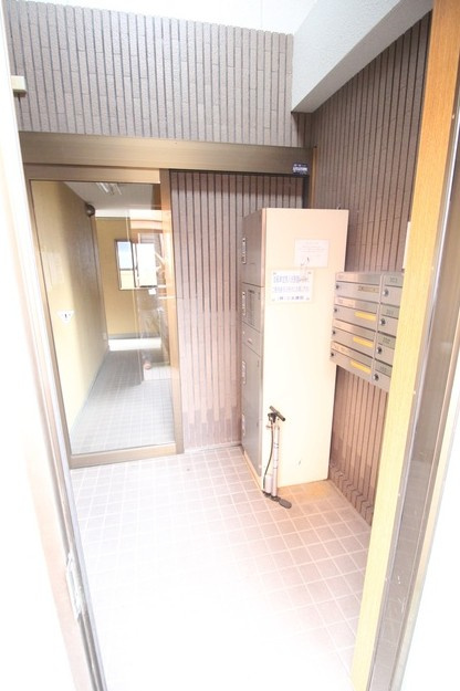 バーデンメモリアル市川のエントランス