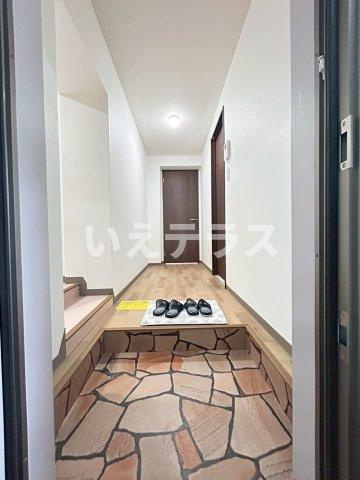 鶯橋マンションの玄関