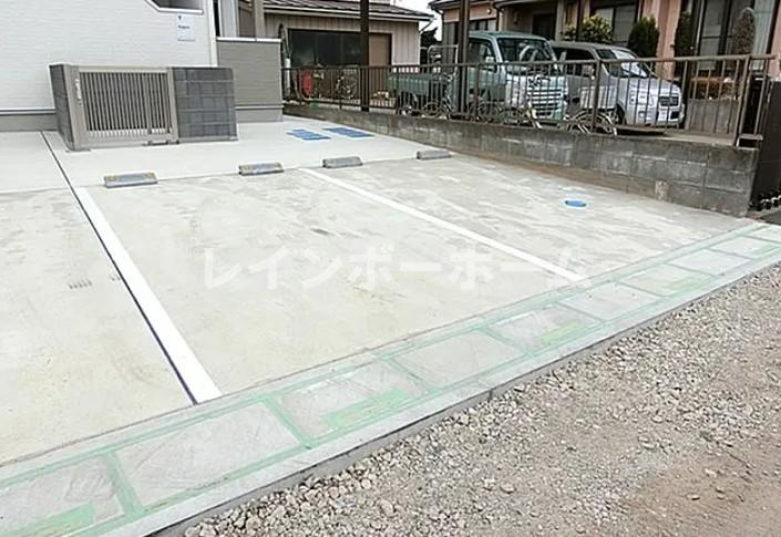 Progressの駐車場