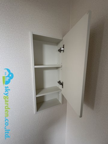 茅ヶ崎市東海岸南6丁目　新築戸建　全３棟１号棟の収納|トイレ内の壁収納