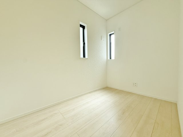 和光市下新倉4丁目 全2棟 2号棟の洋室|1階3.0帖洋室(フリールーム)
書斎や趣味のお部屋など多目的にお使いいただけます(2号棟)