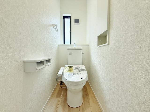 和光市下新倉4丁目 全2棟 2号棟のトイレ|トイレは1階・2階にございます
温水洗浄暖房便座機能付2号棟)