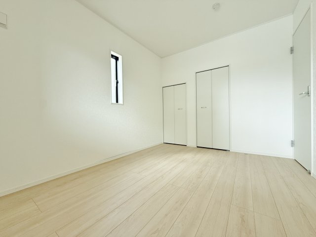 和光市下新倉4丁目 全2棟 2号棟の洋室|1階6.0帖洋室
整形のお部屋でレイアウトのしやすい居室
(2号棟)