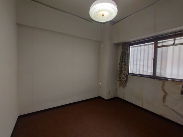 ウイング稲荷町の洋室