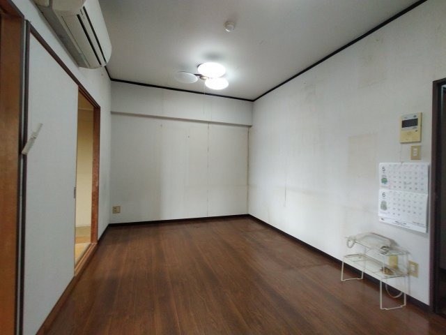 ウイング稲荷町の居間・リビング