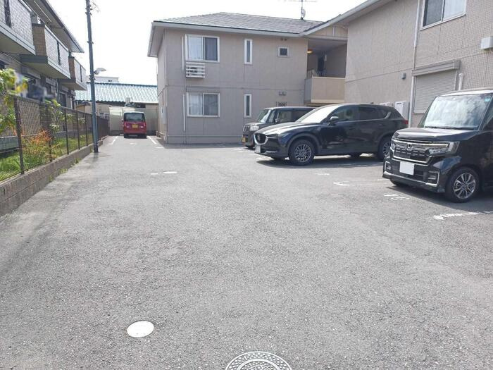 松韻舎の駐車場