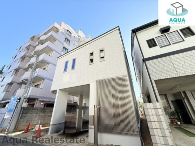 高松市室新町の新築一戸建の前面道路含む現地写真|おしゃれな外観です