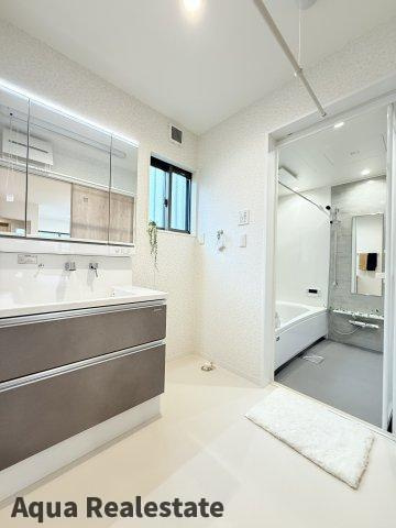 高松市室新町の新築一戸建の独立洗面台|独立洗面台です　※同社施工のモデルハウス写真です