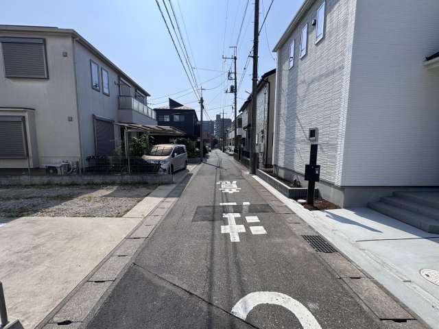 松戸市胡録台新築戸建の前面道路含む現地写真|北側前面道路