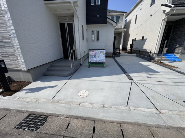 松戸市胡録台新築戸建の駐車場|Ｃ号棟駐車スペース