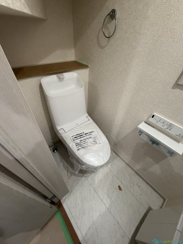 秦野市入船町　新築戸建　全3棟2号棟のトイレ