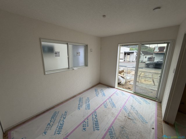 秦野市入船町　新築戸建　全3棟2号棟の洋室