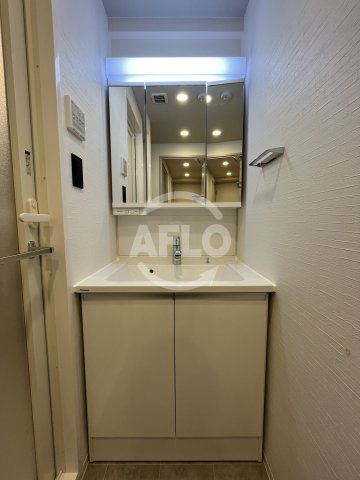 リッツ新大阪プレミアムの独立洗面台|リッツ新大阪プレミアム　洗面台
