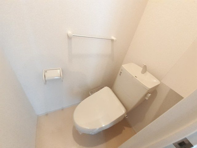 【トイレ】 | ミルキーウェイ | 清潔感のあるトイレです