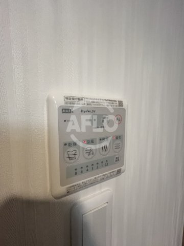 ライフフィールド塚本グレースの洗面所|ライフフィールド塚本Grace　浴室乾燥機