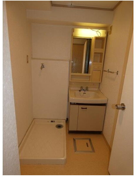 新栄プロパティー峰塚の洗面所