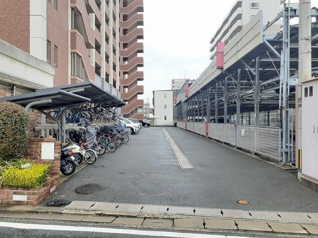 オ－レオ－ルの駐車場