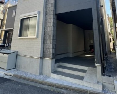 プルミエール　よつ木のエントランス