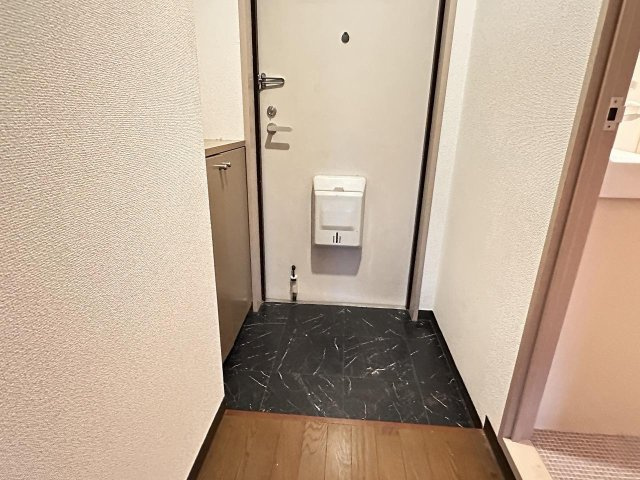 若園11番館の玄関