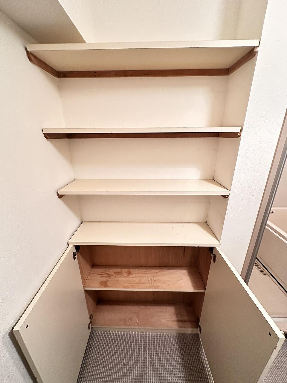 若園11番館の収納