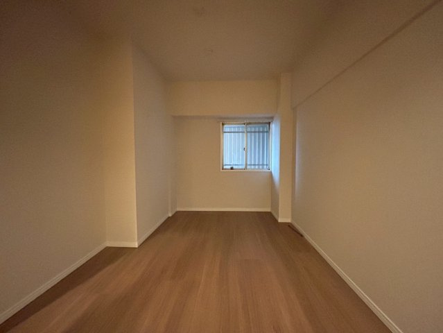 シャトー三愛の洋室