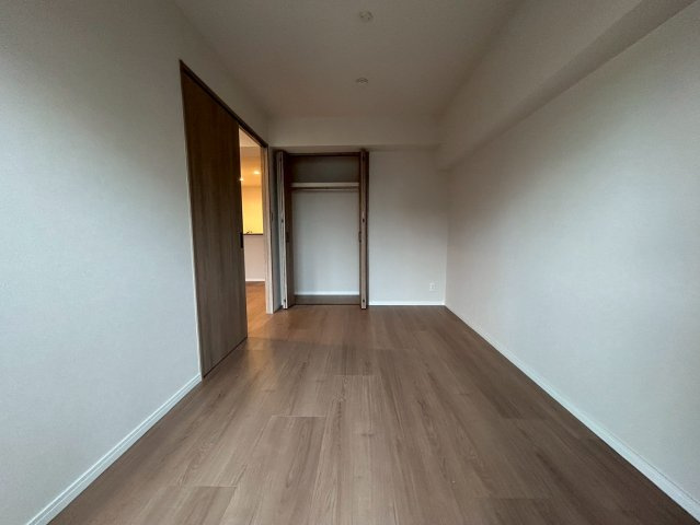 シャトー三愛の洋室