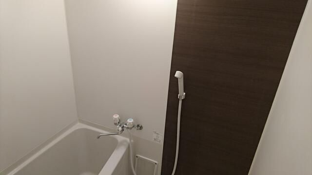 横須賀市追浜南町２丁目のアパートの浴室
