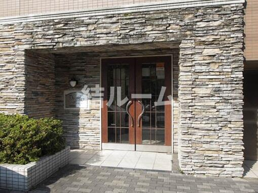 文京区本駒込１丁目の賃貸マンションのエントランス